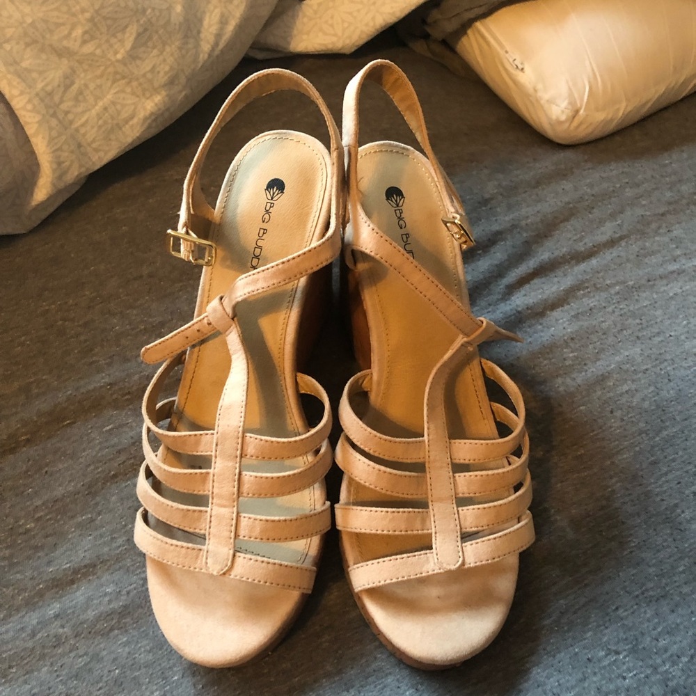 Wedge heels